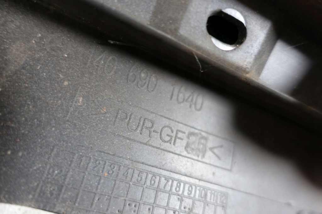 Mercedes w140 накладки молдинг cl молдинг порог правая накладка 1406901640 cl140 Недорого