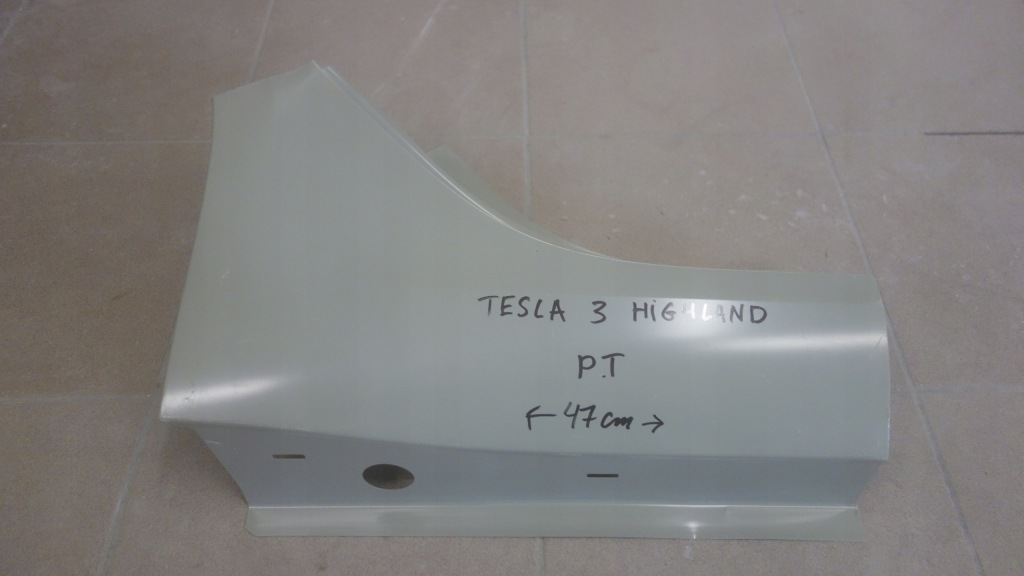 Купити Tesla model 3 поріг стійку  правий задні