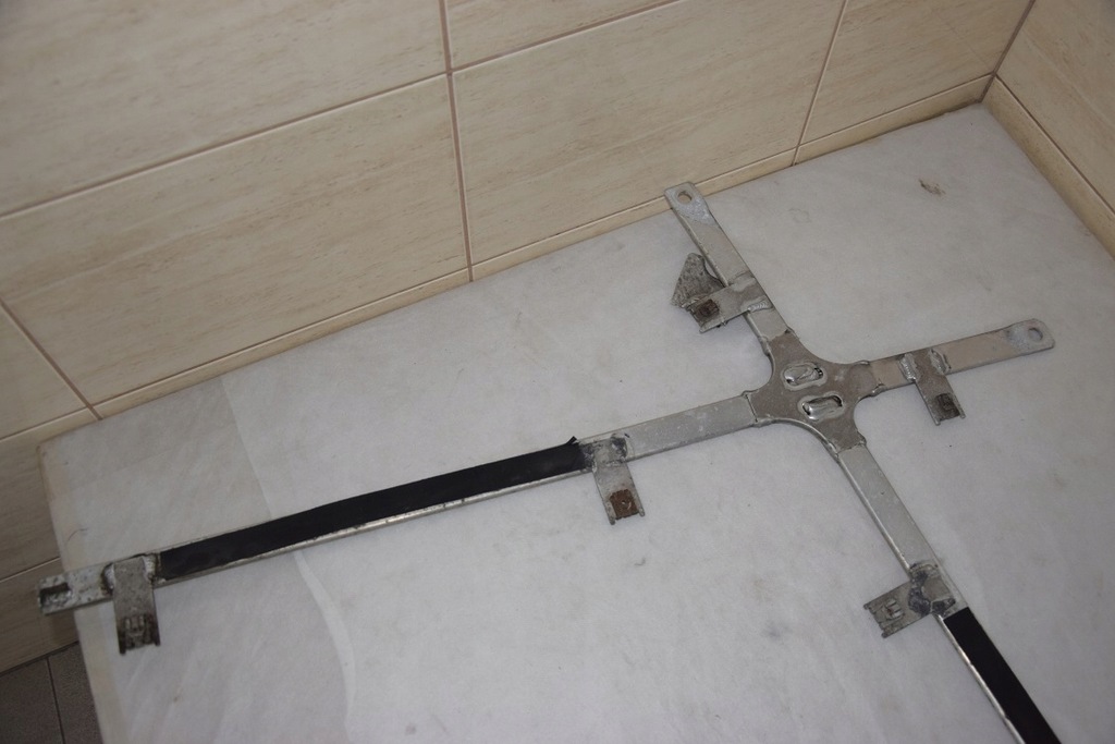 фото №10, Panamera 970 13- підсилювач каркас