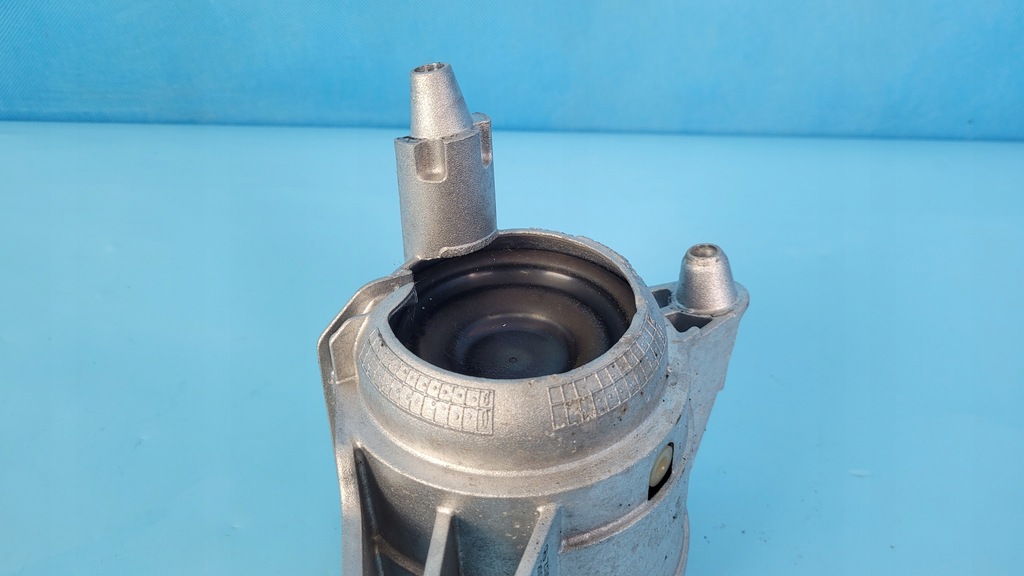 фото №7, Mercedes w206 2.0 cdi 23r подушка двигателя правая a2142401100