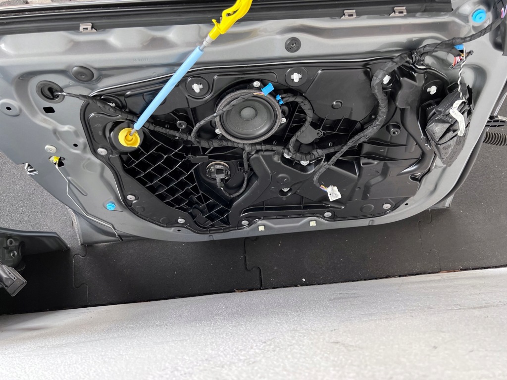 фото №4, Двері лівий перед задня bmw 2 f44 колір c4w