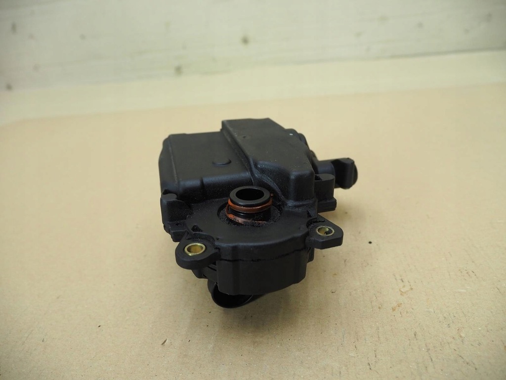 фото №11, Вентиляция картера масла audi a8 d3 6.0 tdi w12 07c103464e