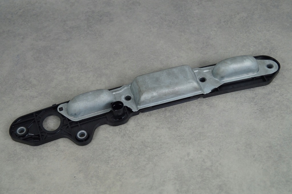 фото №7, Накладка микровыключатель крышки фонари vw jetta v 05-11