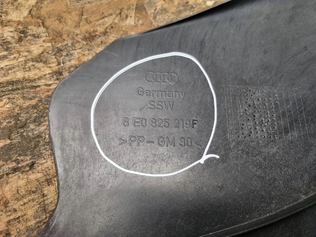 фото №6, 8e0825219f audi a4 s4 b6 8e 8h левая сторона спойлеры