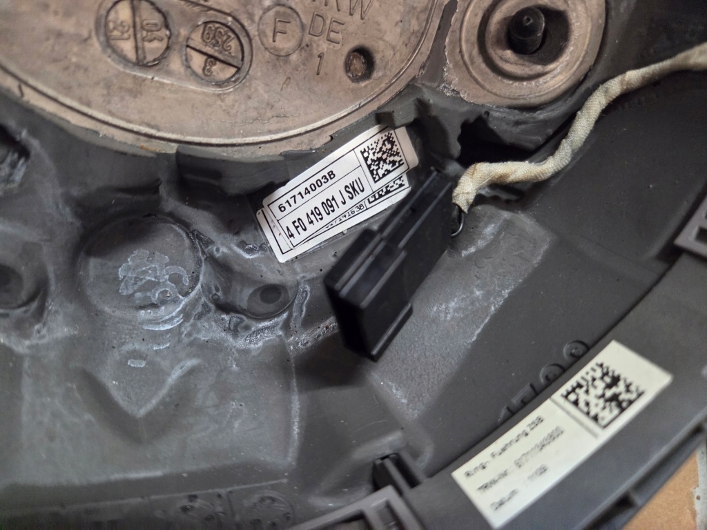 Кермо  audi пелюстки перемикання a6 c6 шкіра сіра 4f0419091j Недорого