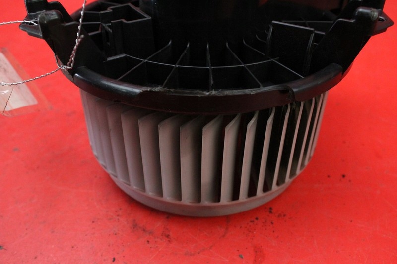 фото №7, Воздуходувка вентилятор обдув eu 272700-5151 toyota corolla e15 06-13