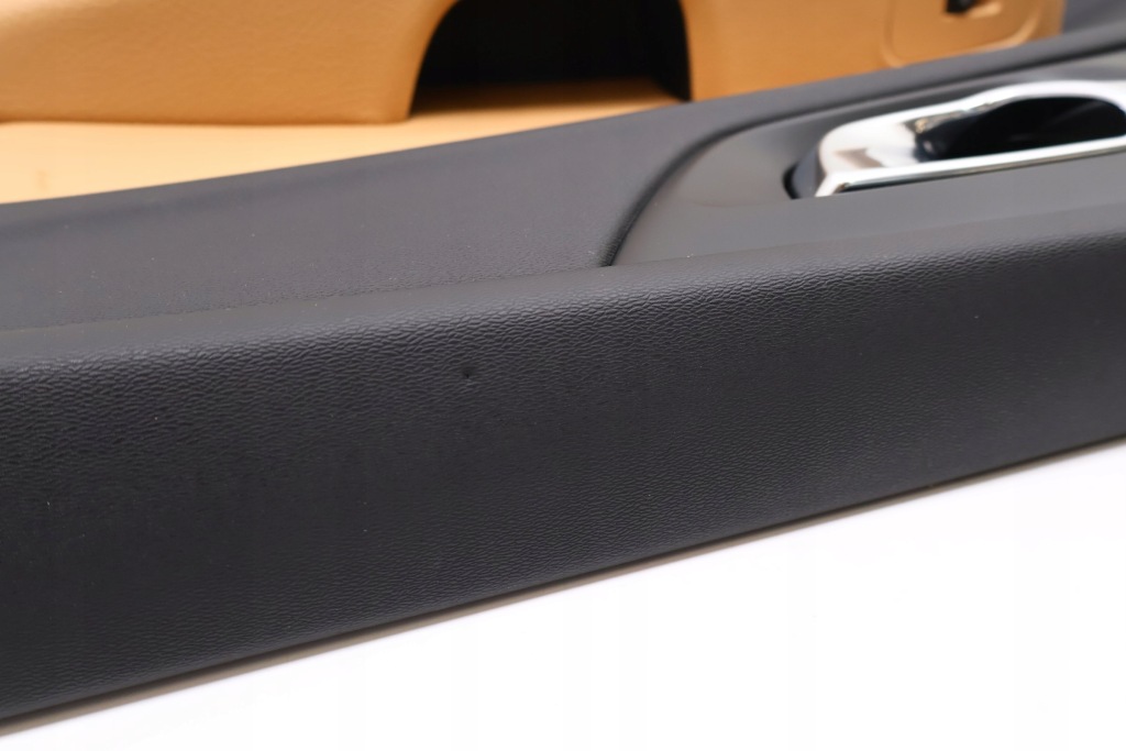 фото №8, Volvo v60 ii обшивка дверь правый перед 30747502, 31490902