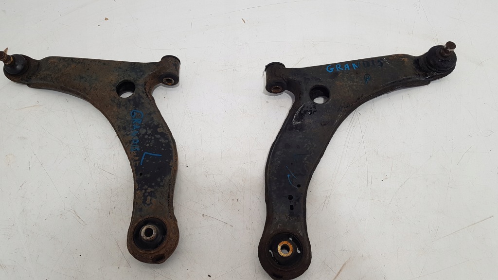 фото №1, Mitsubishi grandis рычаг правый перед хороший