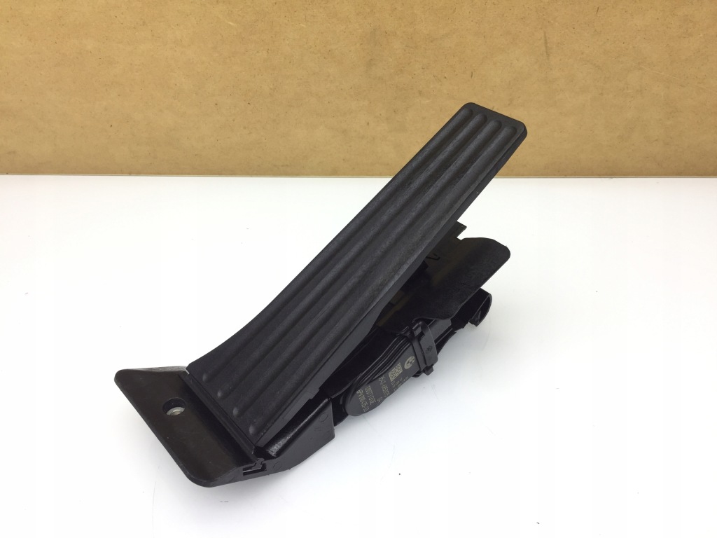 фото №1, Bmw 3 f30 педаль газа автоматическая коробка передач потенциометр