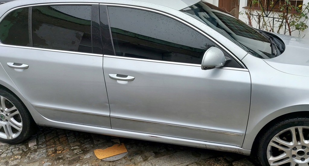 фото №1, Двері передні праве skoda superb 2 ii la7w 9156