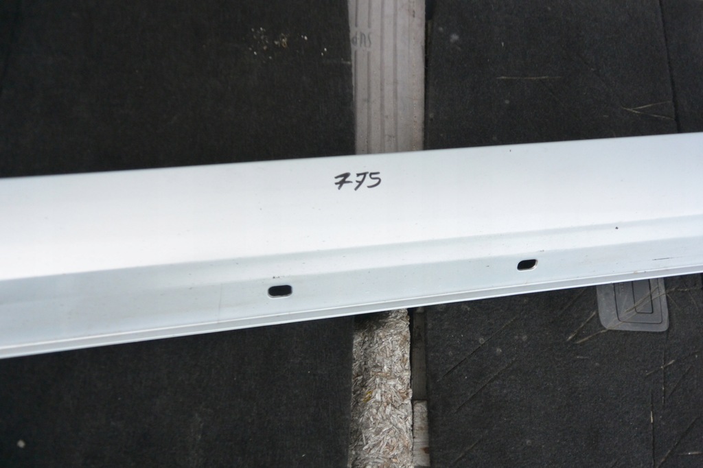 фото №4, Защита молдинг порог левая mercedes w212 775