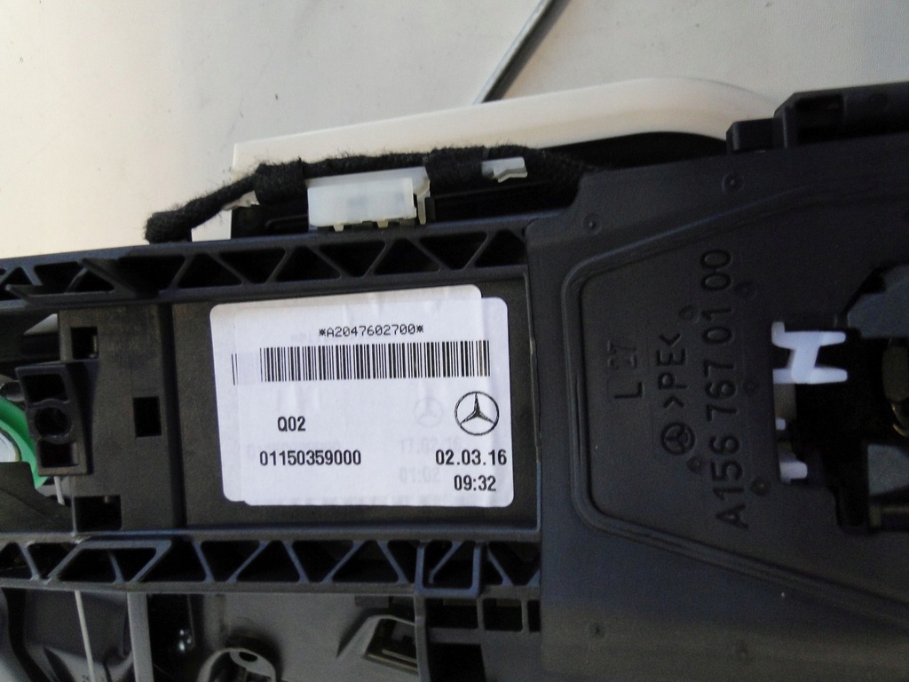 фото №10, Mercedes gla 156 x156 обшивка вкладыш перед левый