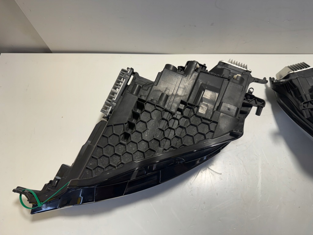 фото №7, Volvo s60 v60 лампа лампи передні mid led комплект