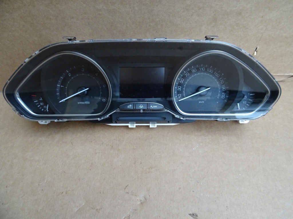 фото №1, Peugeot 208 счетчик приборы europa 9805969580