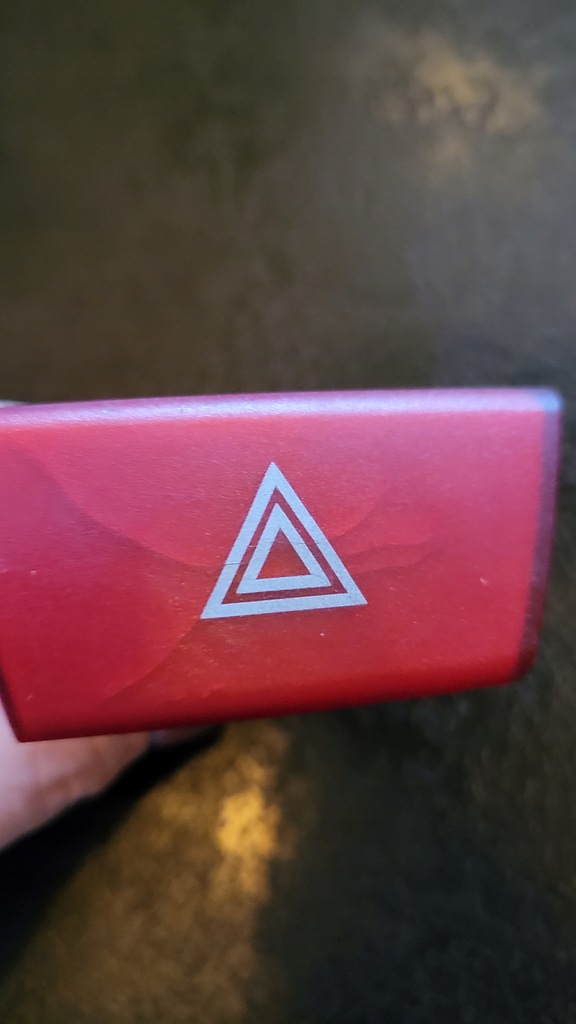 фото №1, Aygo переключатель кнопка выключатель аварийных