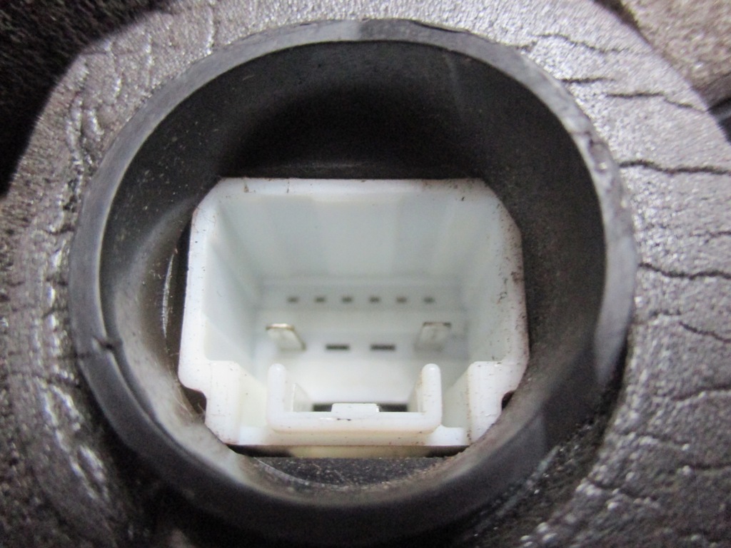 фото №8, Замок правый перед corolla verso ii 04-08r