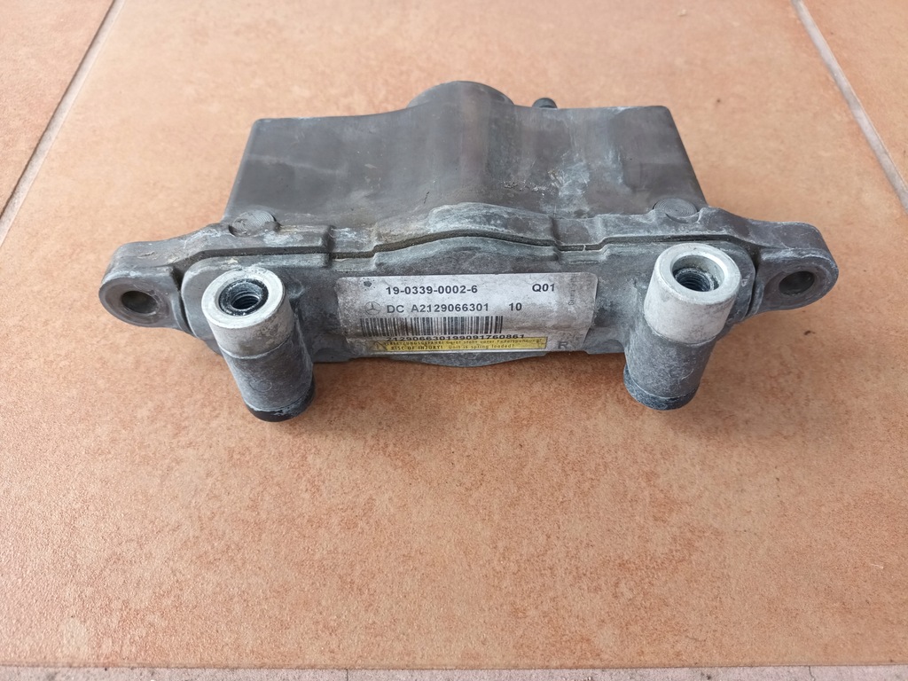 фото №1, Патрон капот mercedes w212 a2129066301