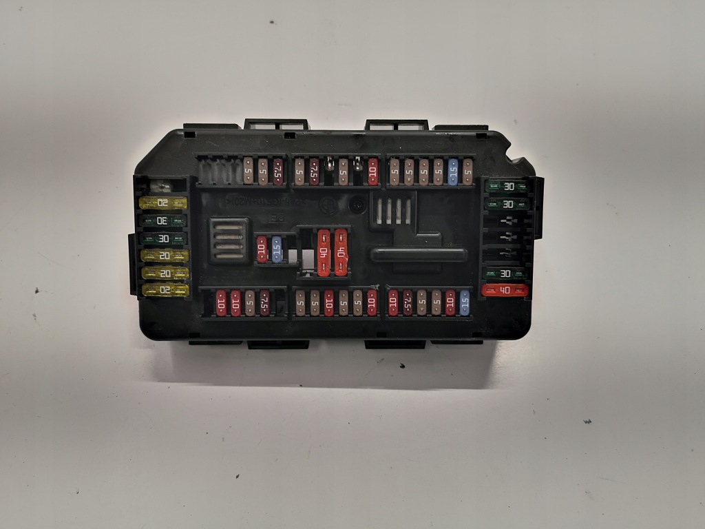 фото №1, Bmw f30 f31 коробка предохранителей 2.0d 9224879