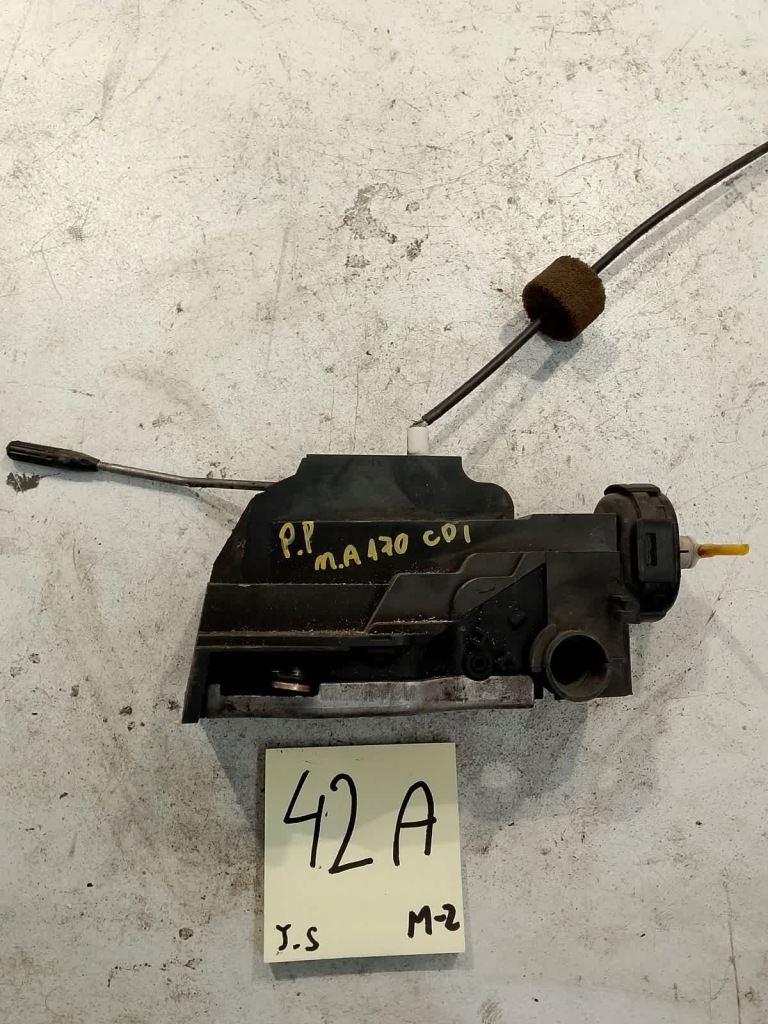 Купити Mercedes a170 w168 1687201435 замок двері правий перед