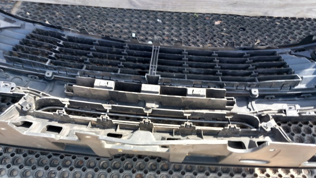 Renault megane 3 рестайлінг  бампер перед nv676 протитуманна фара Доставка