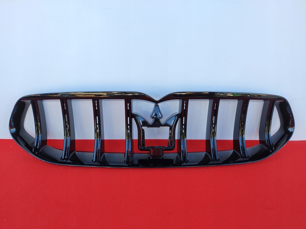 фото №1, Maserati grecale nowa решётка радиатора оригинальная 670170829 v6 modena dm103c