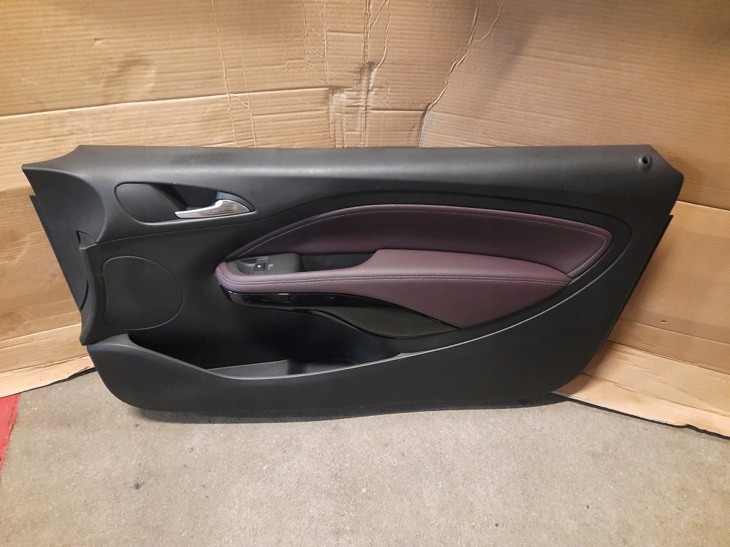 Купити Обшивка оббивка двері правий opel adam europa