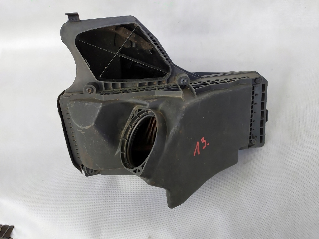 фото №1, Audi a4 корпус фильтра воздуха 8k0133835af