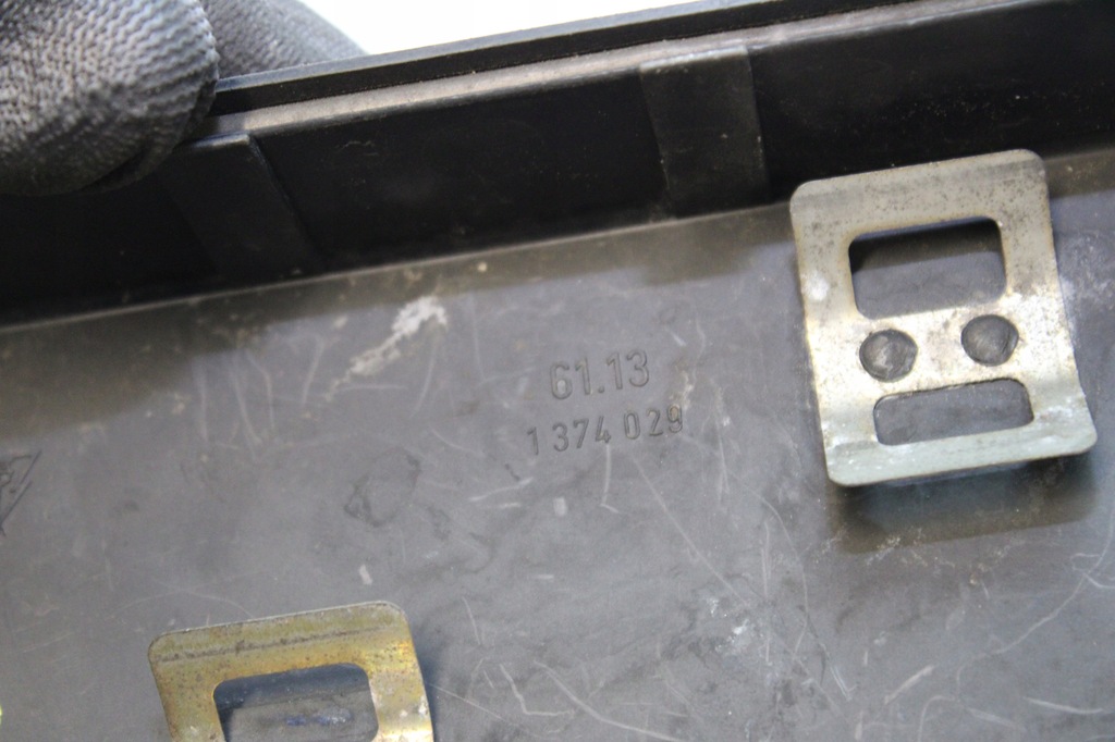 фото №4, Bmw e34 e32 крышка коробка предохранителей 1374029