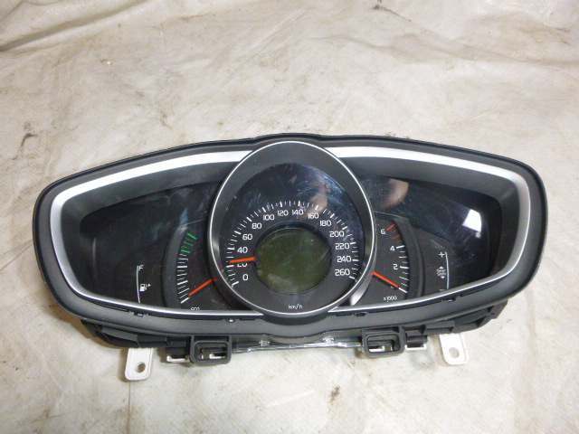 фото №1, Volvo v40 лічильник прилади 31314481