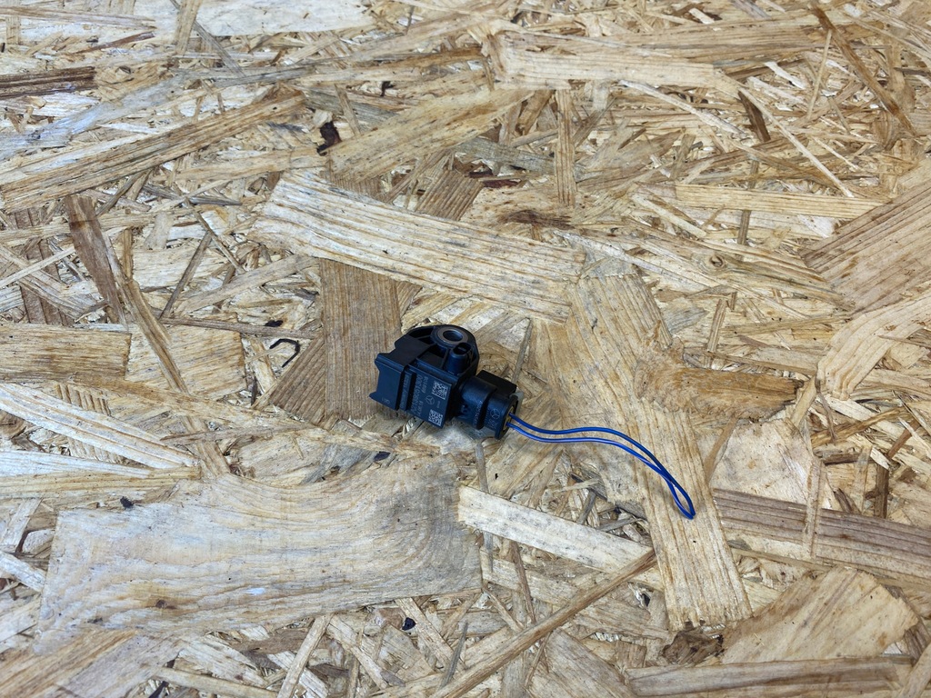 фото №8, Датчик удара штекер mercedes w205 w213 a2139051300