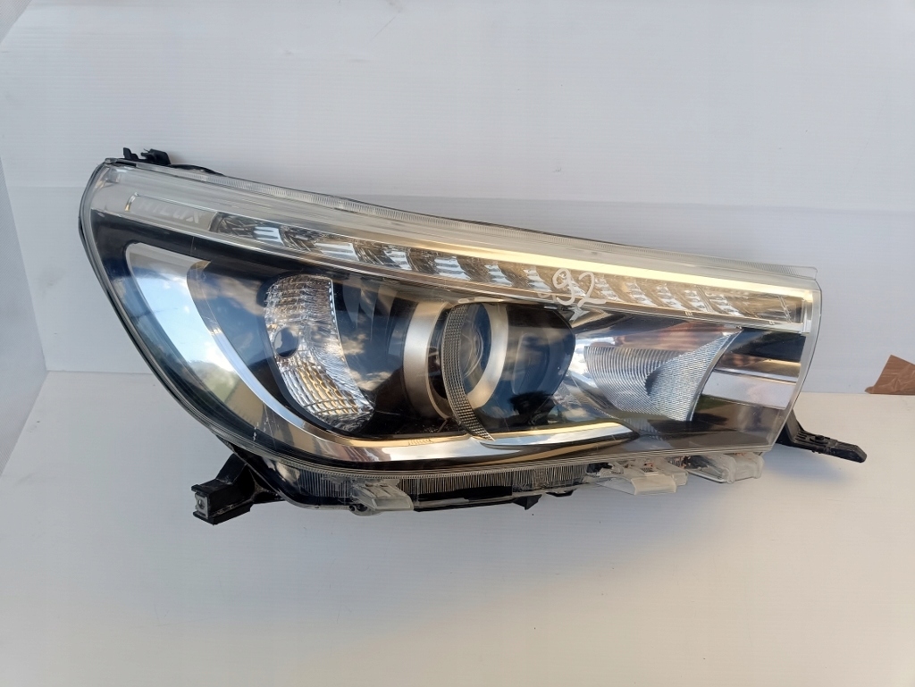 фото №1, Лампа toyota hilux viii 15-20 правий перед led