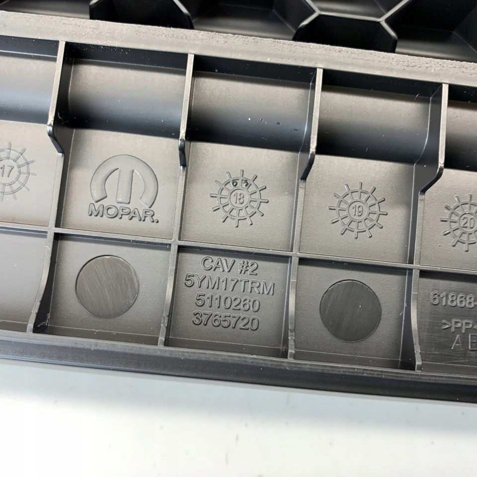 фото №12, Бардачок w підлога лоток kompletny правий лівий dodge ram v 1500 limited 22r