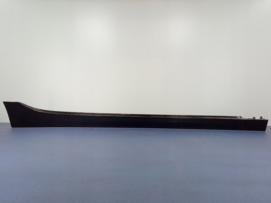 фото №1, Bmw 1 f40 молдинг порог правая 7461382 schwarz 2