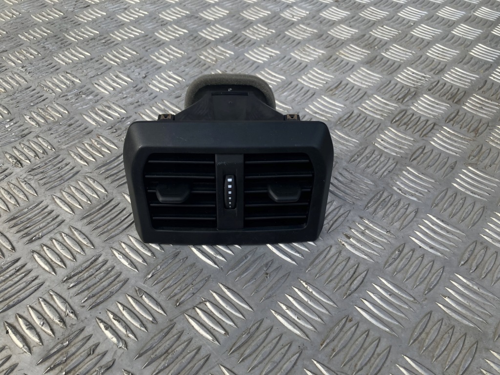 фото №1, Решётка обдув туннель bmw 1 f40 1.5 i 6828272