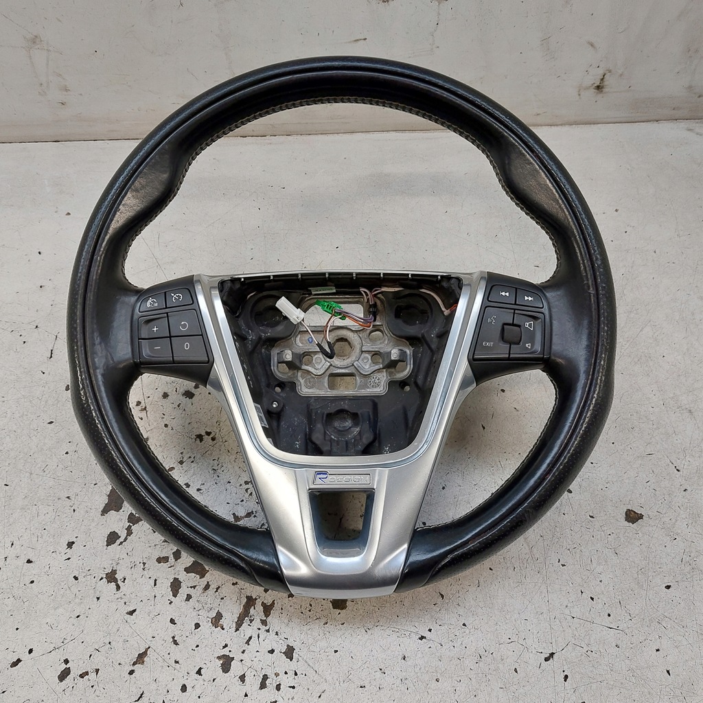 фото №1, Volvo v40 ii r-design 2014 повітропровід шкіряний bardzo гарний стан