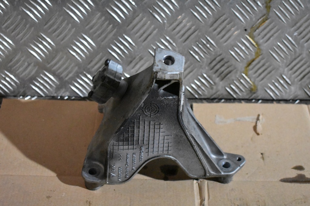 фото №1, Idealna кронштейн кронштейн двигуна porsche panamera 971 v8 cvd 1