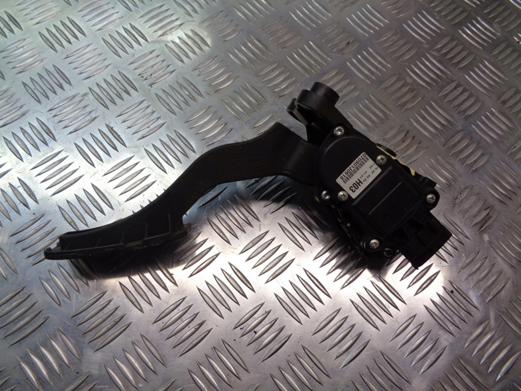 фото №1, Потенциометр газа kia ceed i 1.6 crdi 070901j0618
