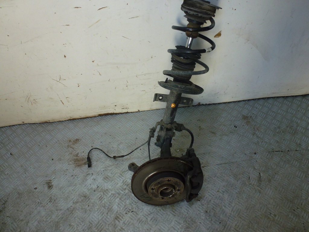 фото №1, Поворотный кулак амортизатор правый перед renault clio iv 1.5 dci