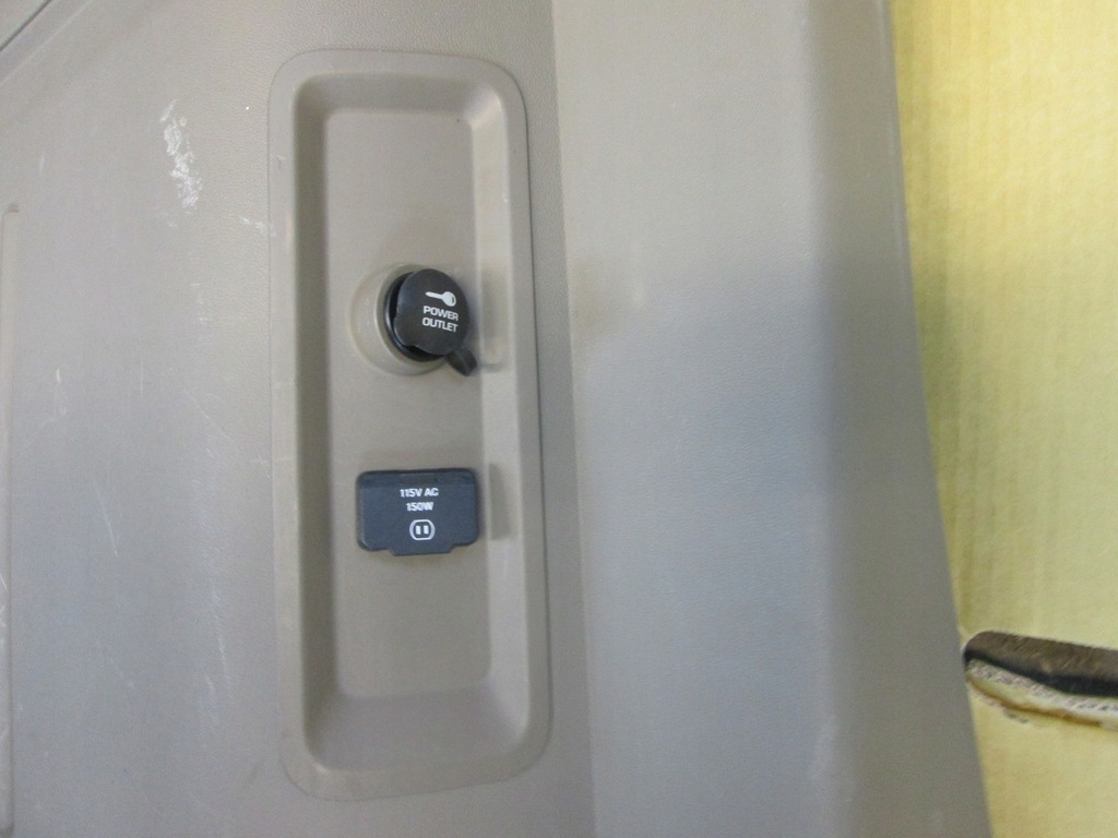 фото №9, Chrysler town country обшивка багажника левый правый обивка grand caravan