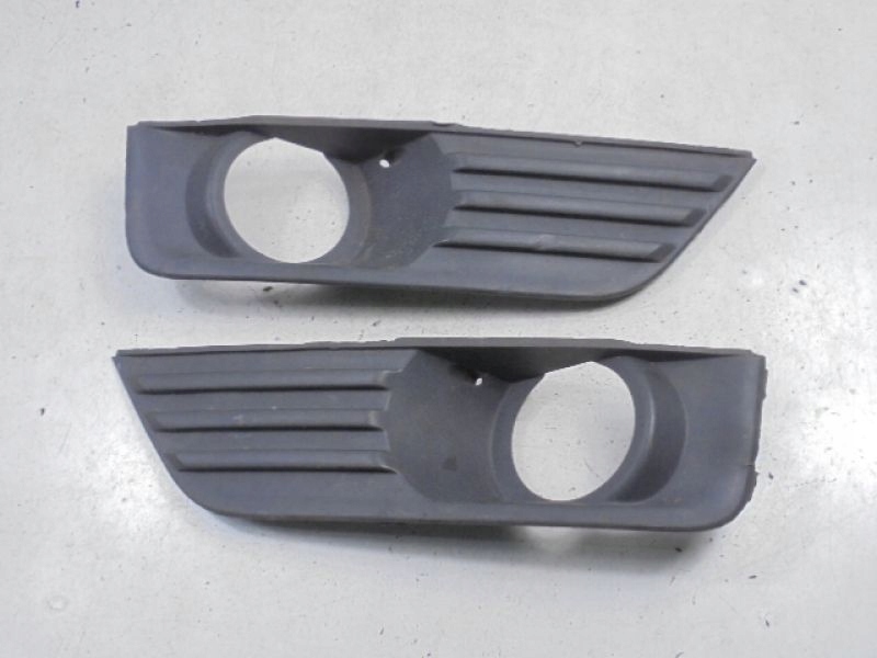 Ford focus mk2 решітка бампера перед ліва правий Недорого