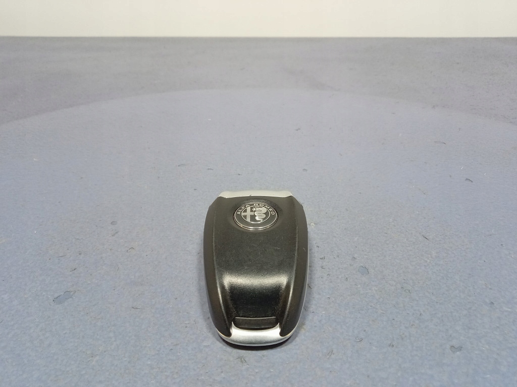 фото №1, Alfa romeo stelvio ключ pilot 156140440