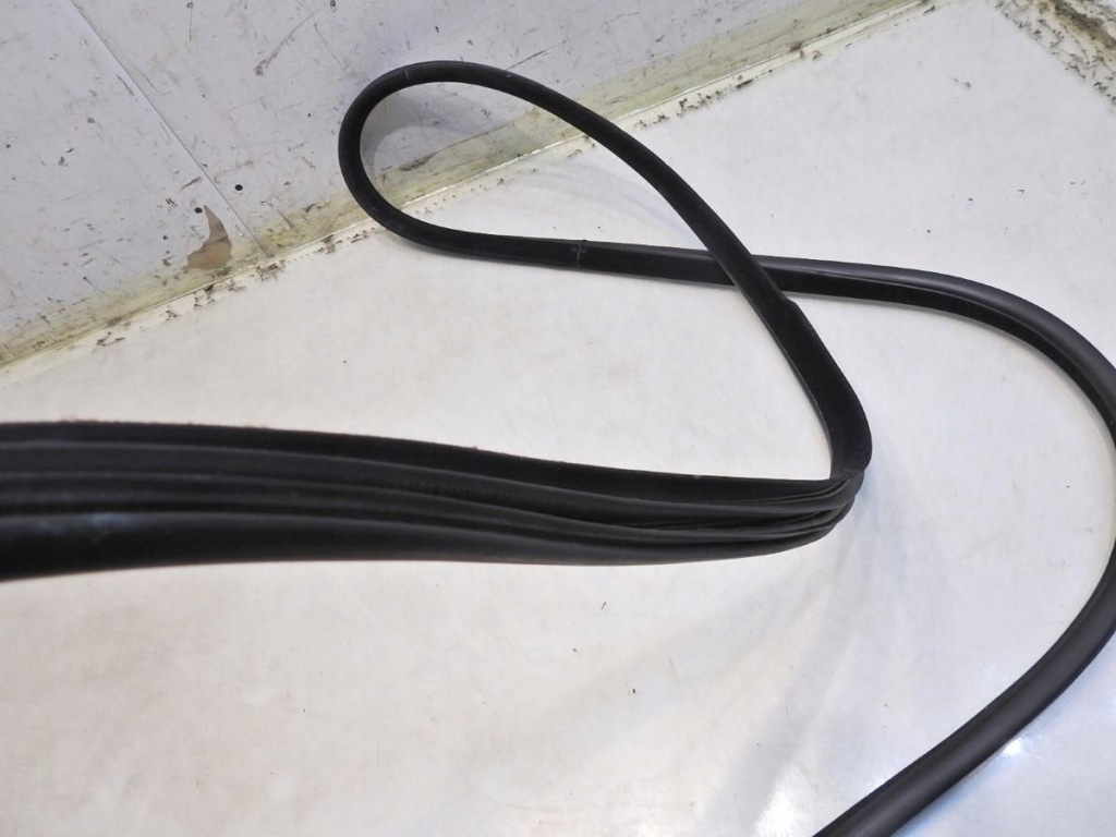 фото №3, Прокладка двері правий перед volvo xc90 i