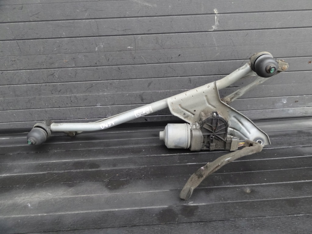 фото №1, Dacia duster 2012 моторчик механизм дворник