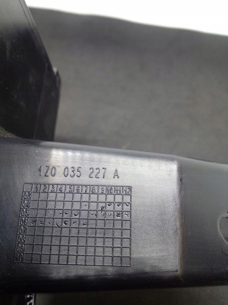 фото №9, Рамка каркас радио skoda octavia ii 1z0035227a