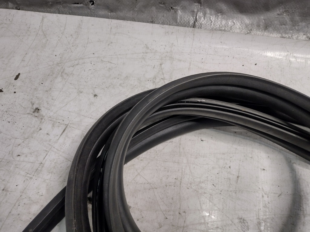 фото №11, Прокладка кришки багажника ford kuga mk1 i