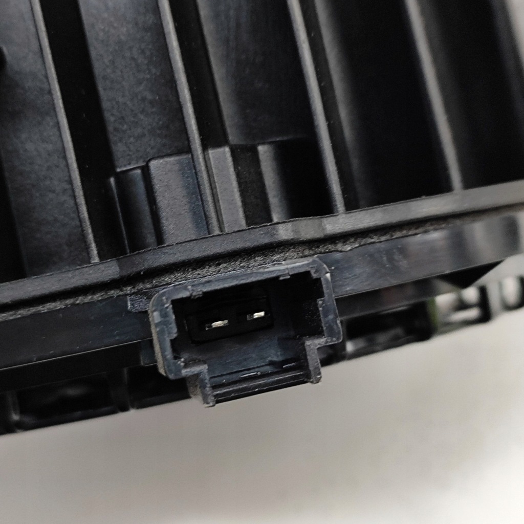 фото №7, Peugeot 2008 ii 2023 правая сторона динамик дверь передних