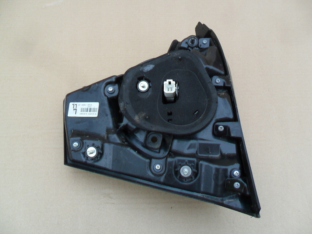 фото №13, Toyota chr 16- лампа левая led крышка багажника 81590-f4020 00