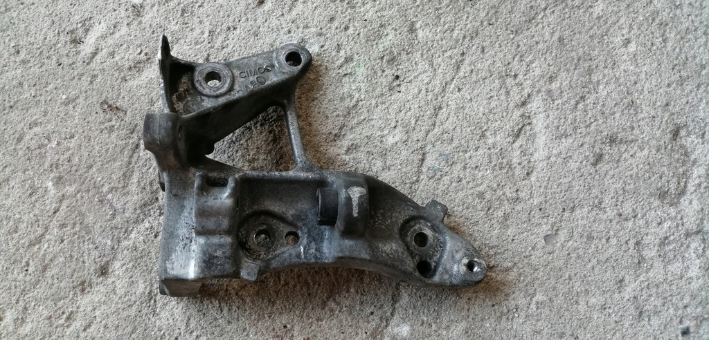 фото №1, Mazda 3 09-13 1.6 citd кронштейн генератора