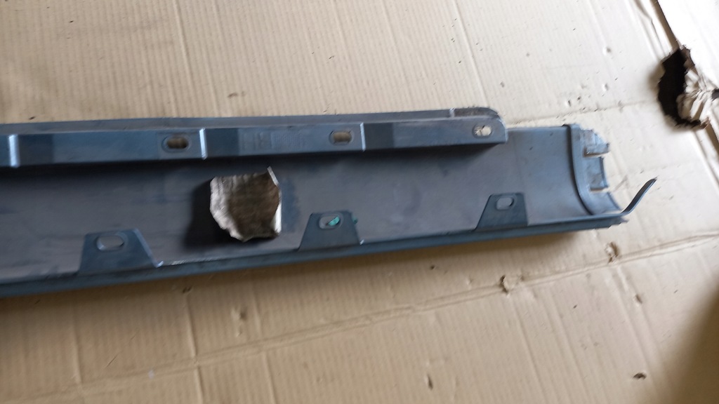 фото №10, Молдинг поріг права 30737151 volvo c70 05-09r