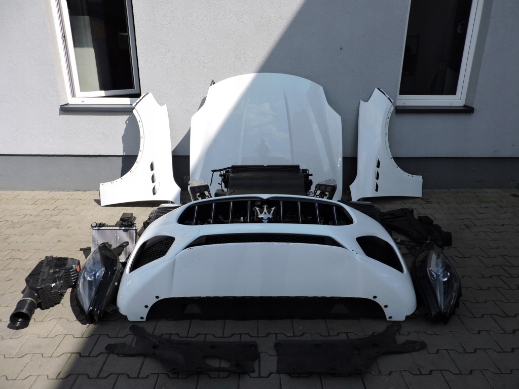 фото №1, Перед kompletny maserati grecale білий gt/modena 2.0